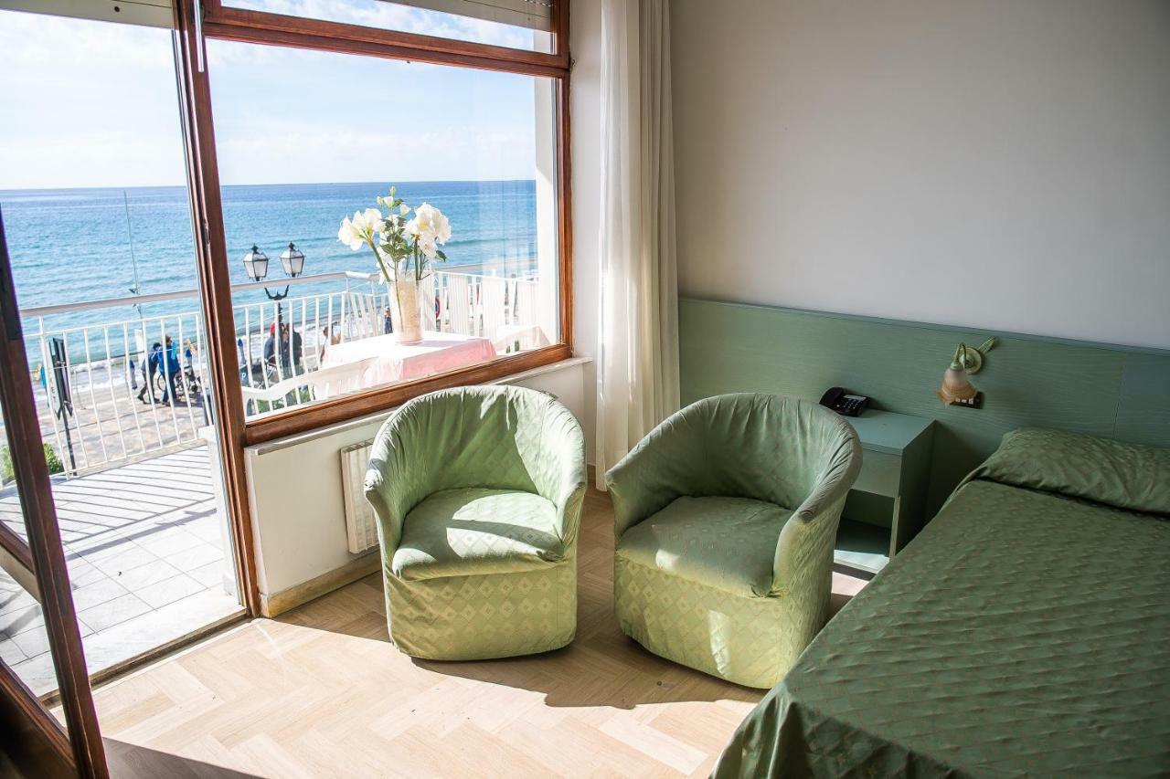 Hotel West End Alassio Exterior photo