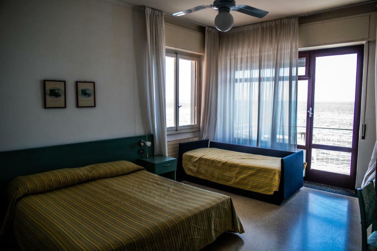 Hotel West End Alassio Exterior photo