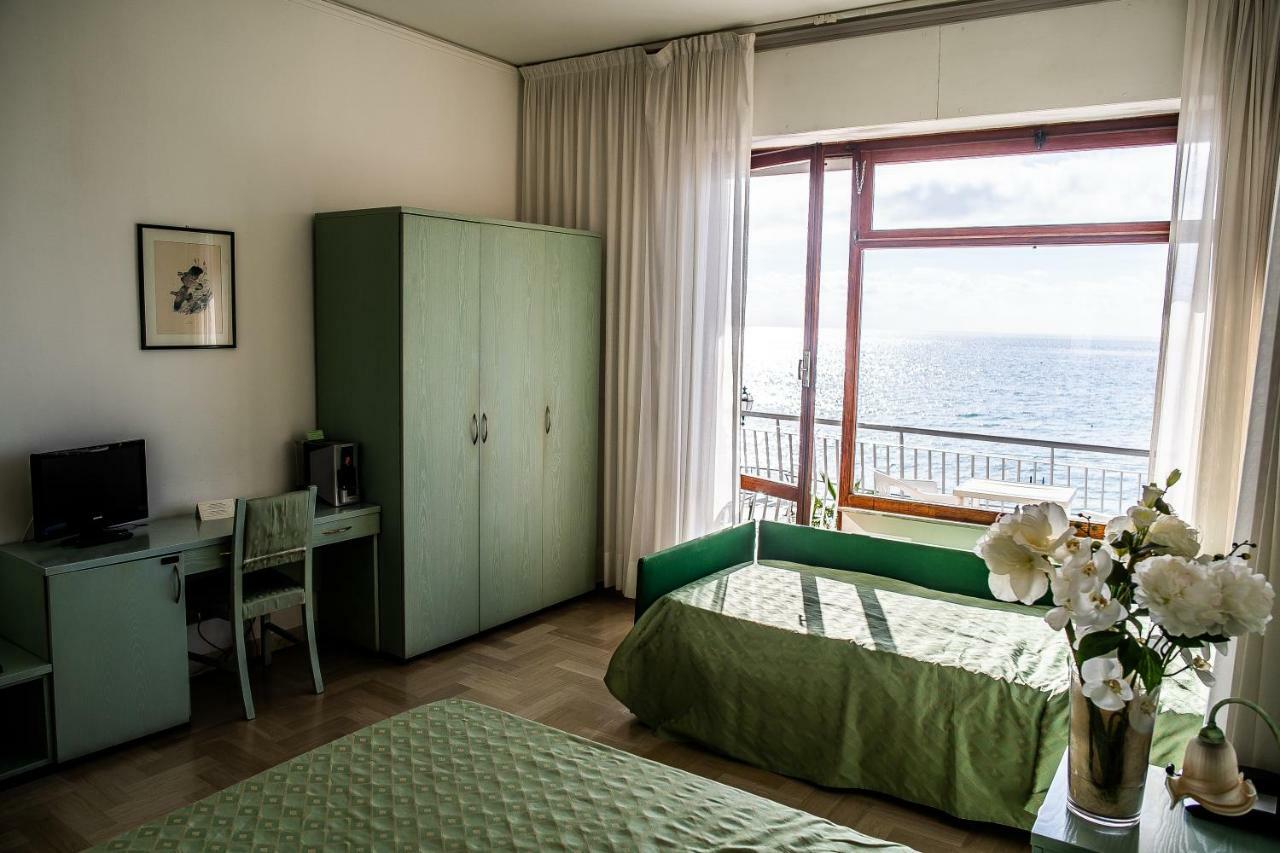 Hotel West End Alassio Exterior photo