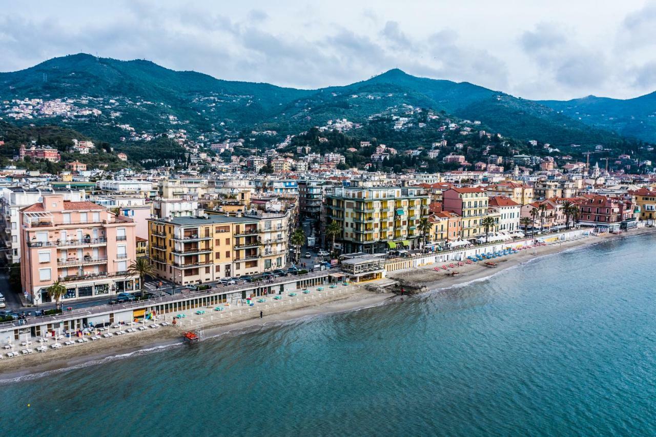 Hotel West End Alassio Exterior photo